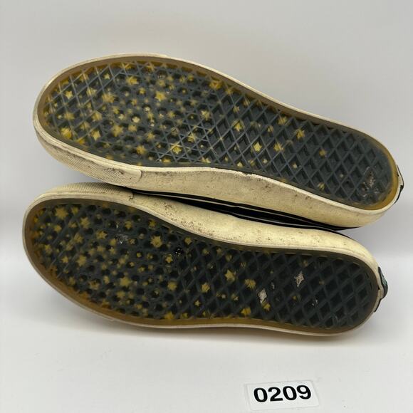 VANS Women's 8 Sinners Club Authentic Skateboard Sneaker - Picture 6 of 8